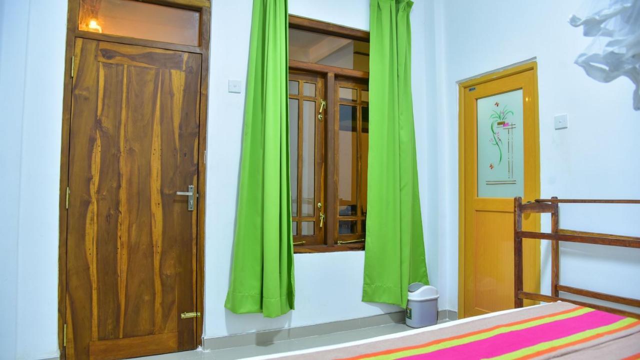 Menara Green Inn Dambulla Esterno foto