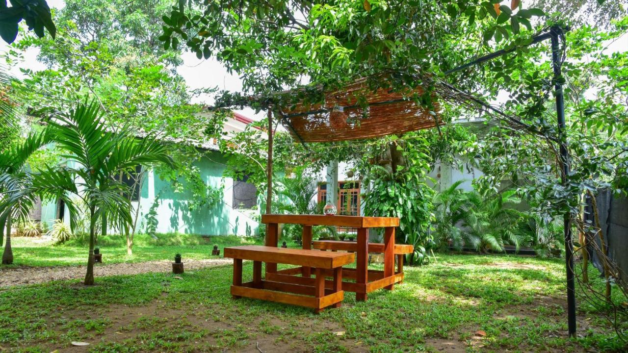 Menara Green Inn Dambulla Esterno foto