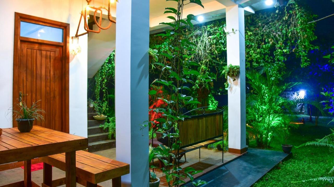 Menara Green Inn Dambulla Esterno foto