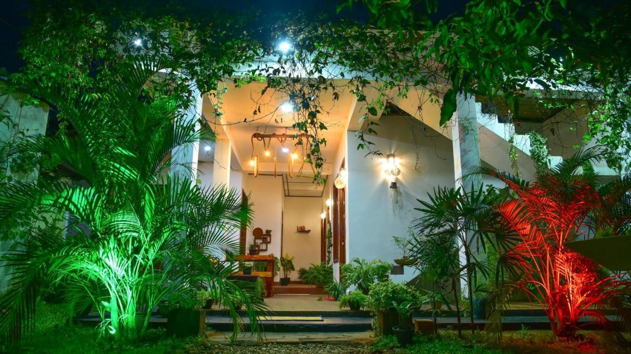 Menara Green Inn Dambulla Esterno foto